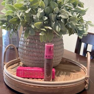 Jeffrey Star Liquid lipstick in shade Posh Spice